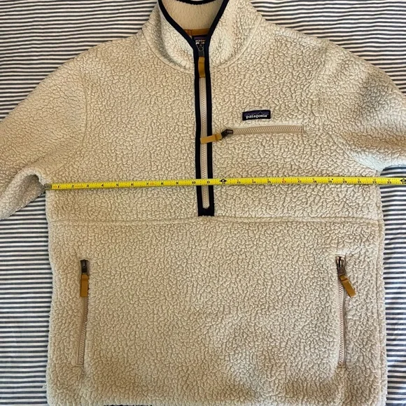 Patagonia Cream Fleece Pullover - Picture 3 of 4